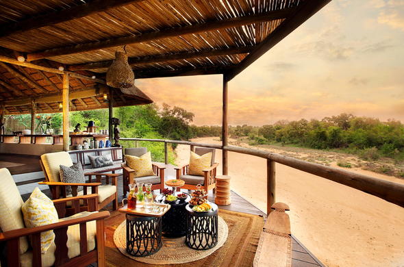 tanda-tula-safari-camp-viewing-deck-snacks tanda-tula-safari-camp-viewing-deck-snacks