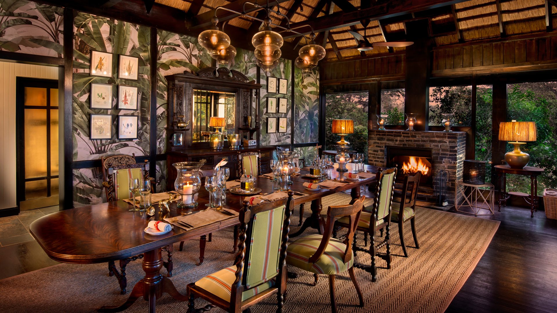 phinda-vlei-lodge-guest-area-dining-room